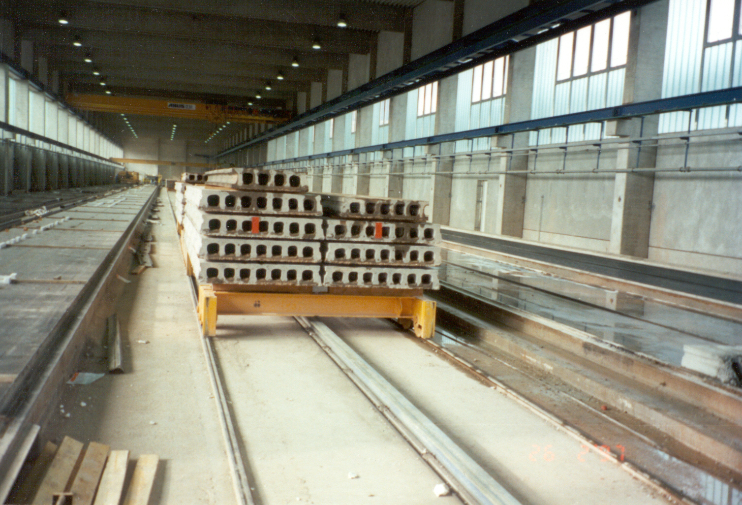 Production of floor slabs by TDM extruder