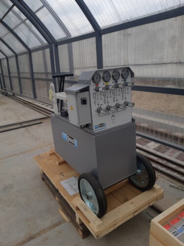 Домкрат для натяжения на производстве